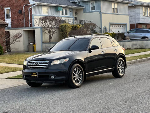 2005 Infiniti FX35 for sale at Reis Motors LLC in Lawrence NY