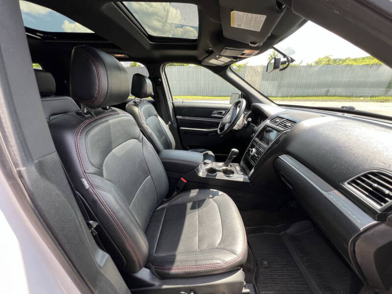 2017 Ford Explorer Sport