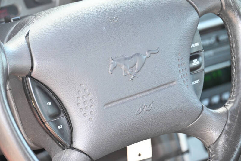 2004 Ford Mustang Mach 1 Premium