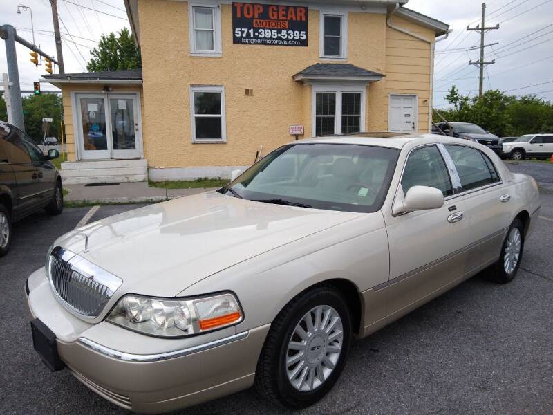 2005 Lincoln Town Car for sale at Top Gear Motors in Winchester VA