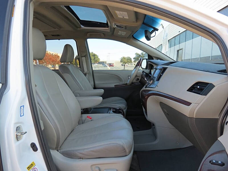 2013 Toyota Sienna Limited 7-Passenger
