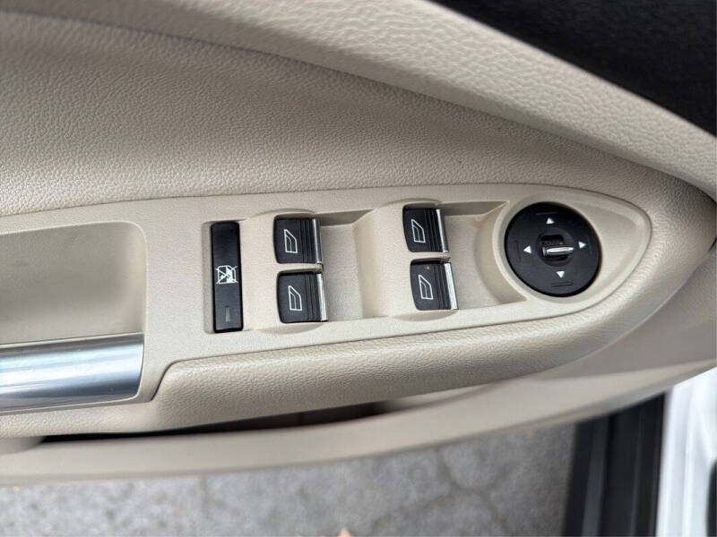 2015 Ford C-MAX Hybrid SE