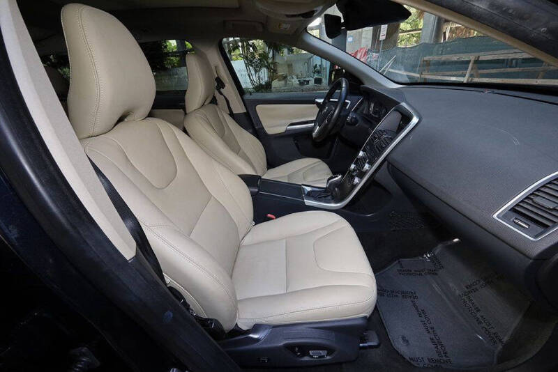 2016 Volvo XC60 T5 Premier