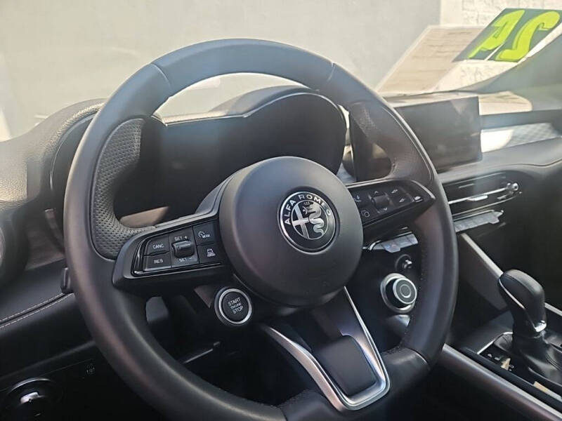 2024 Alfa Romeo Tonale Hybrid Ti