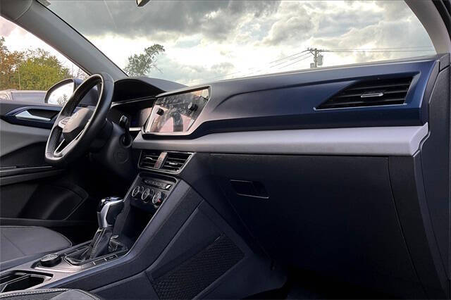 2022 Volkswagen Taos SE 4Motion