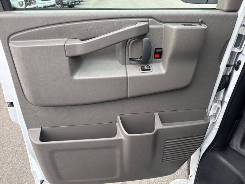 2024 Chevrolet Express 2500