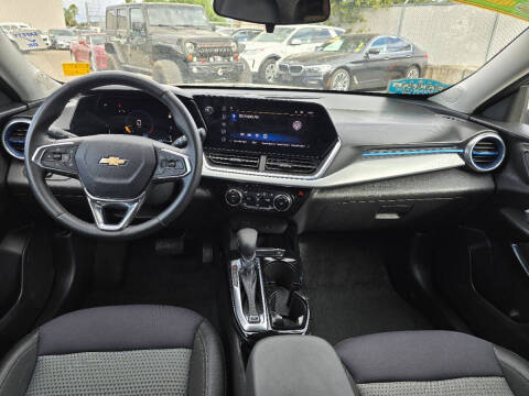 2025 Chevrolet Trax LT