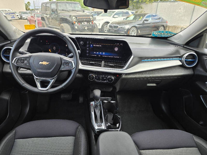 2025 Chevrolet Trax LT