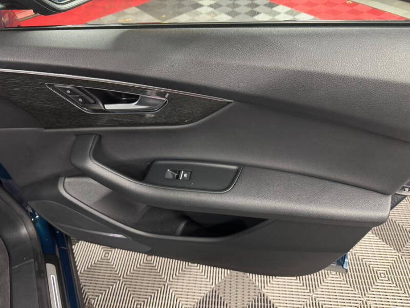 2019 Audi Q8 quattro Premium Plus 55 TFSI