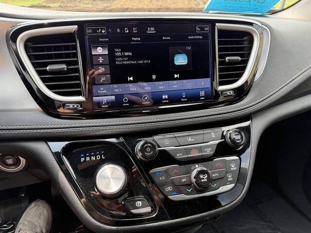 2022 Chrysler Pacifica Touring