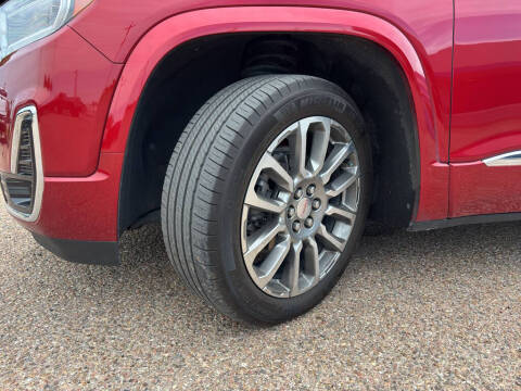 2023 GMC Acadia Denali