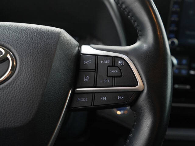 2022 Toyota Highlander Hybrid XLE