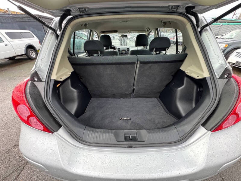 2010 Nissan Versa 1.8 S