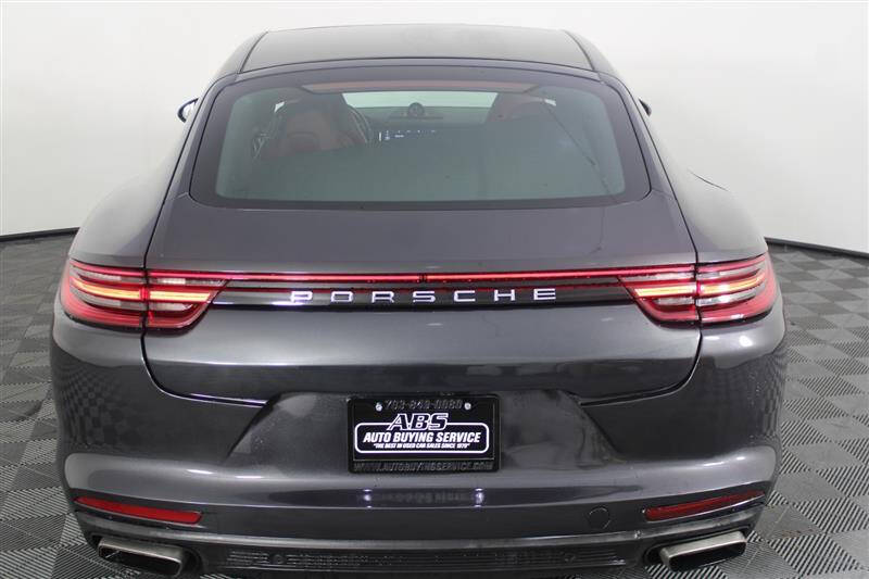 2018 Porsche Panamera
