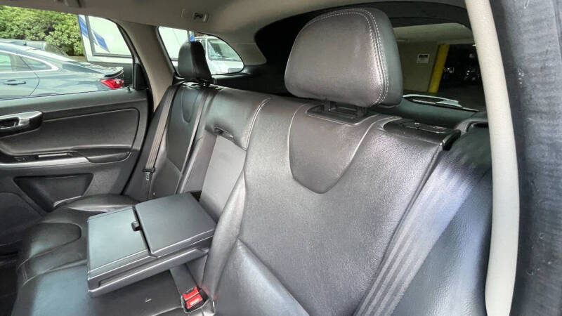 2016 Volvo XC60 T5 Drive-E Platinum