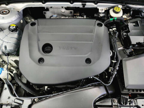 2024 Volvo XC40 B5 Plus Bright Theme