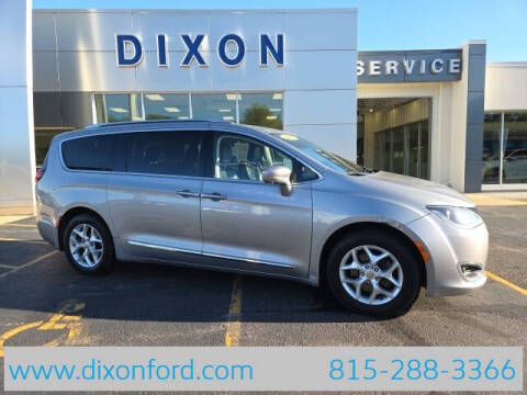 2017 Chrysler Pacifica Touring-L Plus