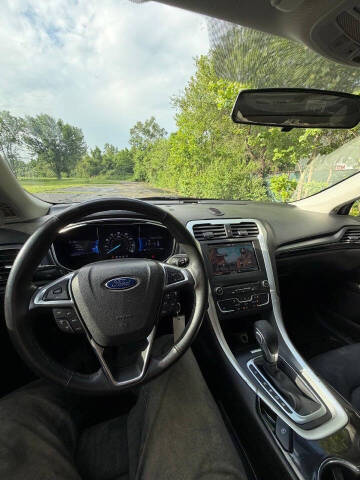 2016 Ford Fusion SE