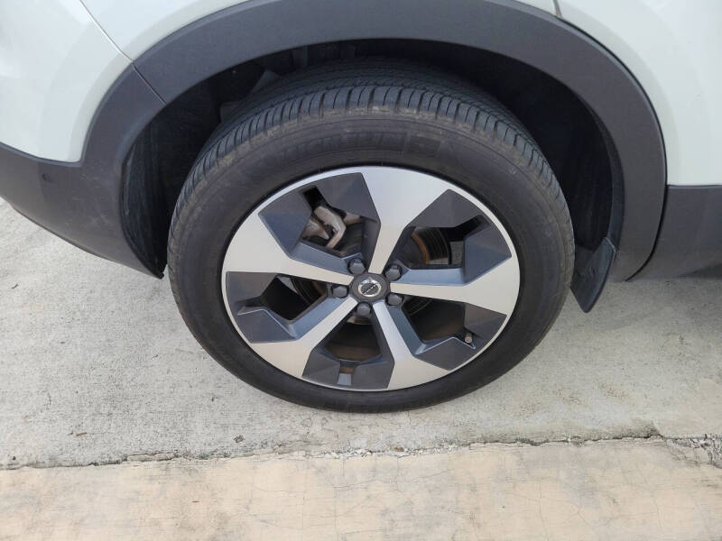 2024 Volvo XC40 B5 Plus Bright Theme