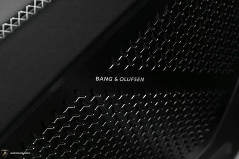 2025 Lamborghini Urus SE