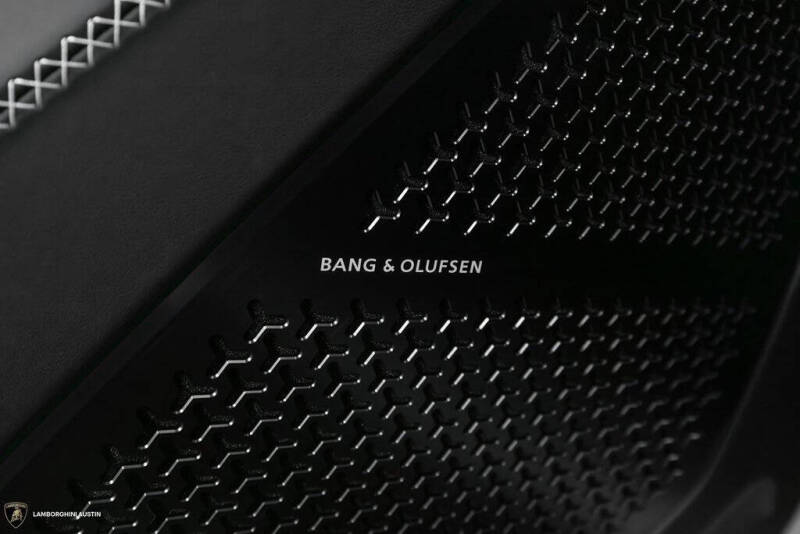 2025 Lamborghini Urus SE