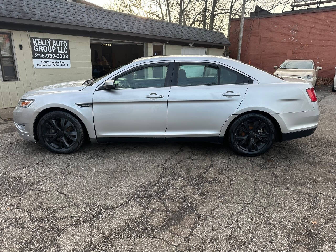 2011 Ford Taurus for sale at Kelly Auto Group in Cleveland, OH