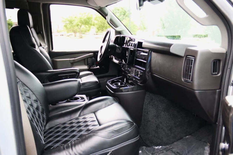 2024 Chevrolet Express 2500