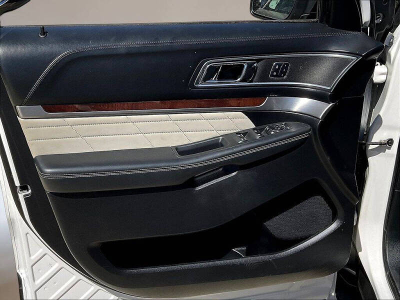 2017 Ford Explorer Platinum