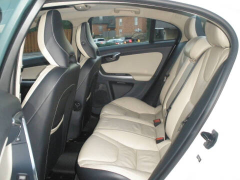 2013 Volvo S60 T5 Platinum