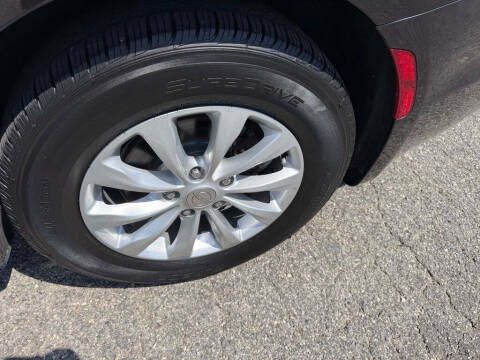 2017 Chrysler Pacifica Touring-L