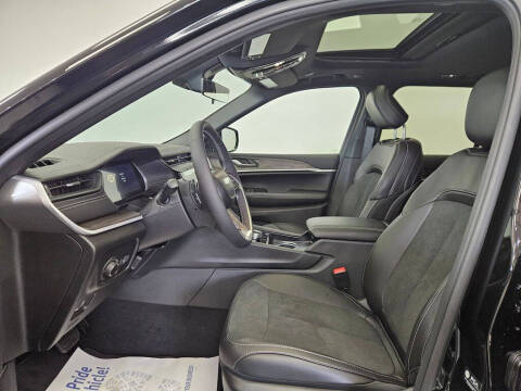 2026 Jeep Grand Cherokee Altitude