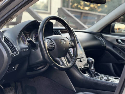 2015 Infiniti Q50 Premium