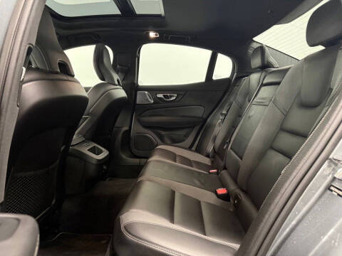2019 Volvo S60 T6 R-Design