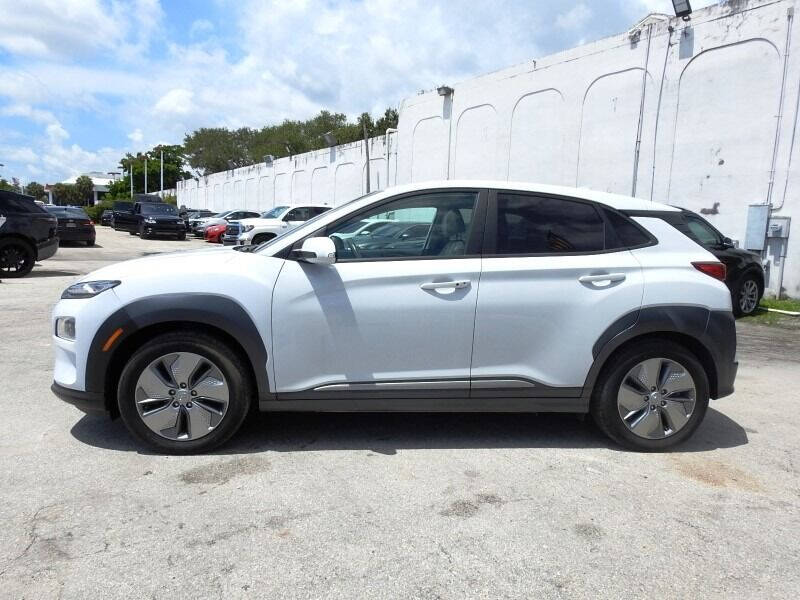 2021 HYUNDAI Kona Electric SUV / Crossover - $27,900