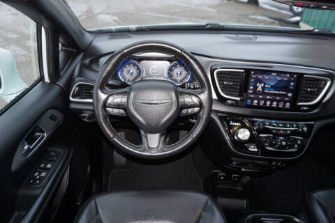 2020 Chrysler Pacifica Touring L Plus