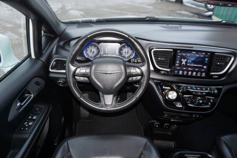 2020 Chrysler Pacifica Touring L Plus