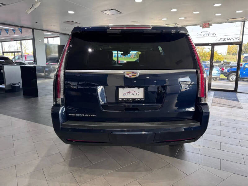 2019 Cadillac Escalade Luxury