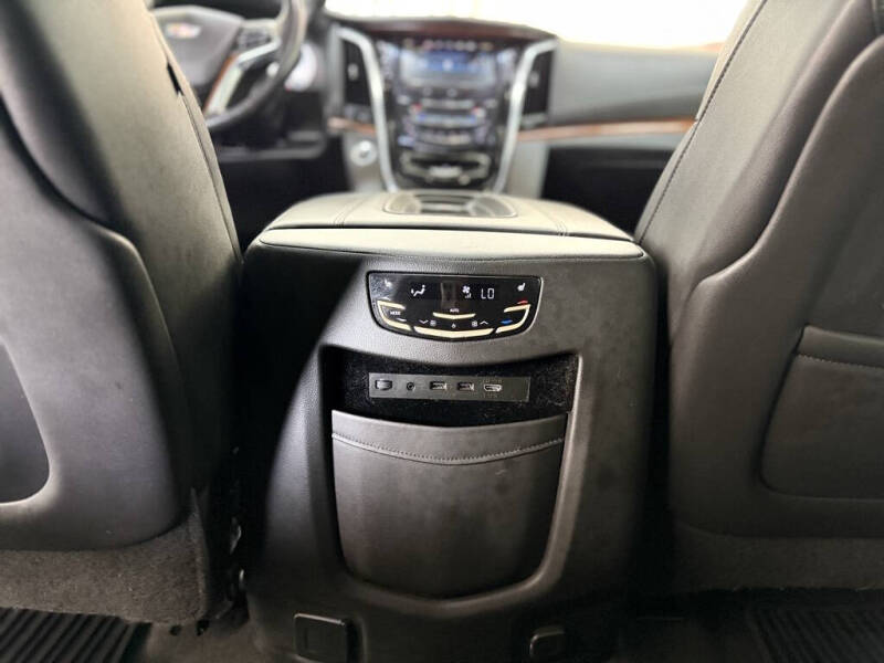 2019 Cadillac Escalade Luxury