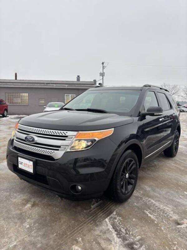 2015 Ford Explorer XLT photo 2