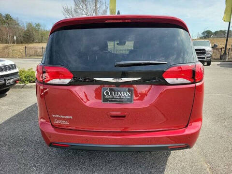 2025 Chrysler Voyager LX