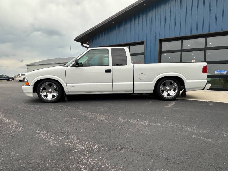 2000 Chevrolet S-10 LS