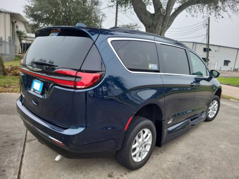 2022 Chrysler Pacifica Touring L
