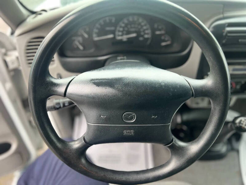 2000 Mazda B-Series B3000 SE