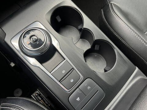 2022 Ford Escape SEL