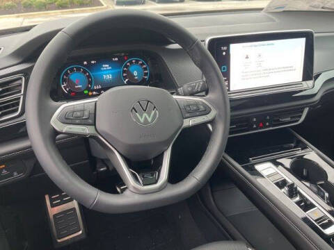 2026 Volkswagen Atlas Cross Sport SEL Premium R-Line 4Motion