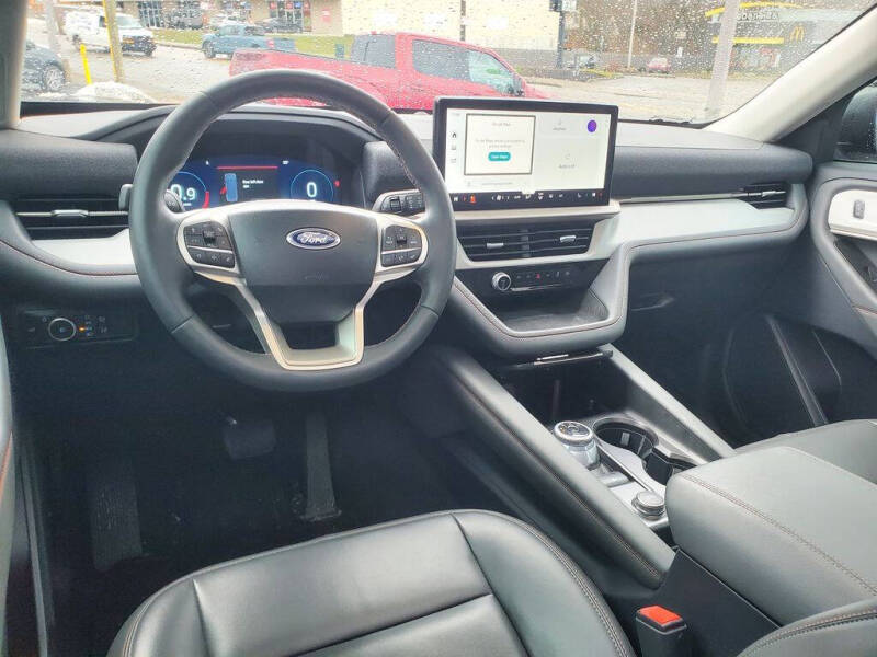 2025 Ford Explorer Active