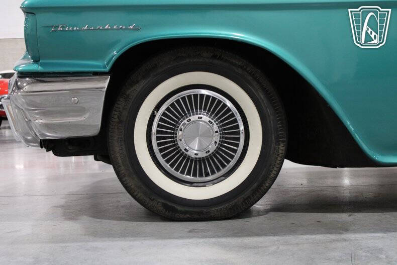 1958 Ford Thunderbird