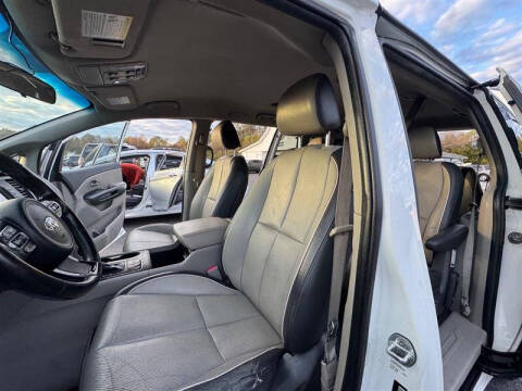 2016 Kia Sedona LX
