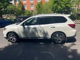 2017 Nissan Pathfinder SL