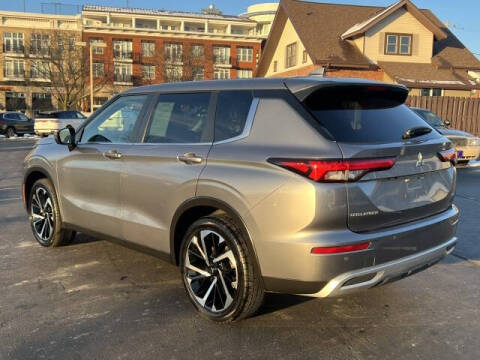 2023 Mitsubishi Outlander SE